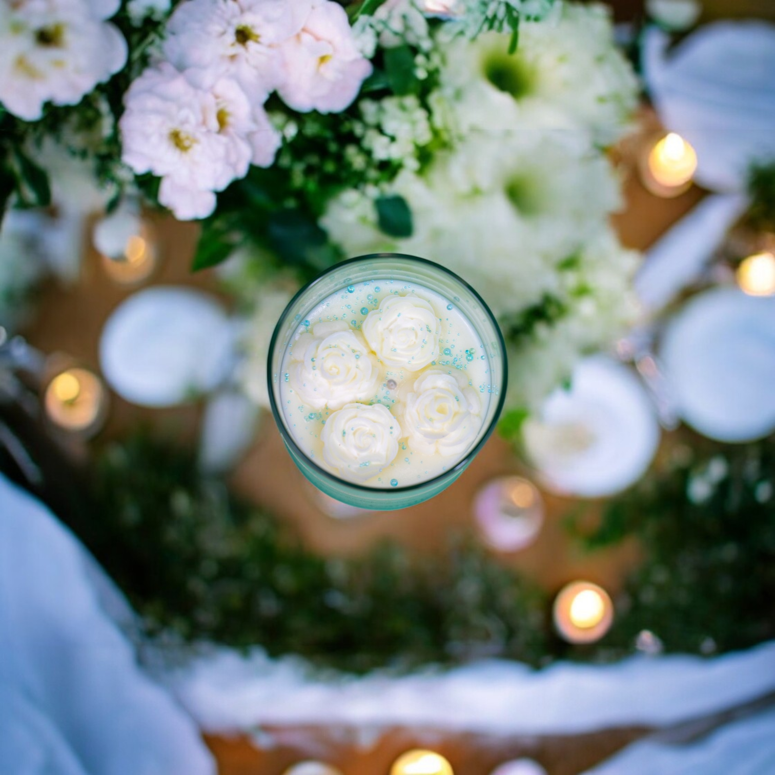 Sojawachs Duftkerze im Glas mit kleinen Rosenmotiven Nature's Very Best